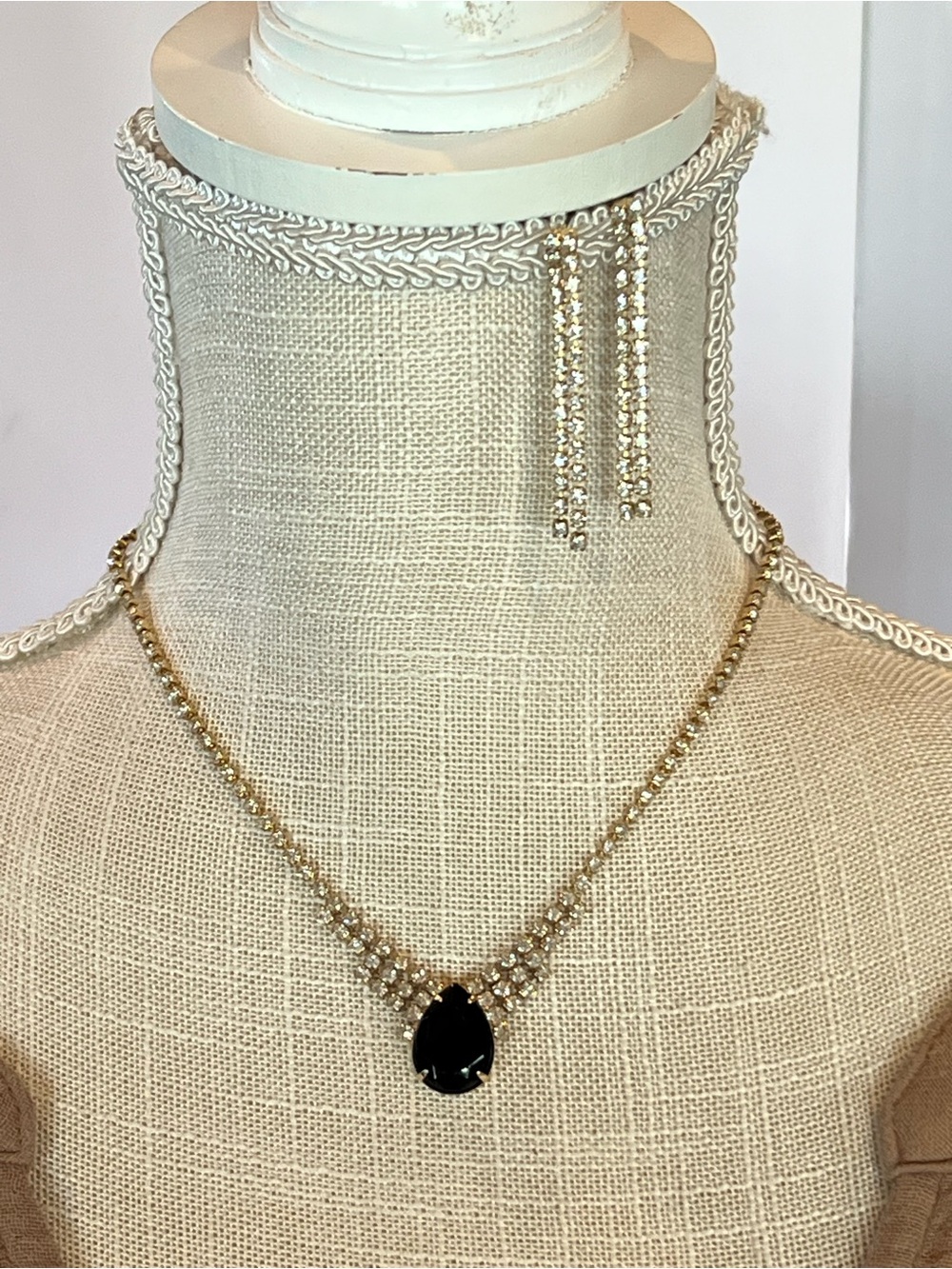 Rhinestone Teardrop Necklace Set